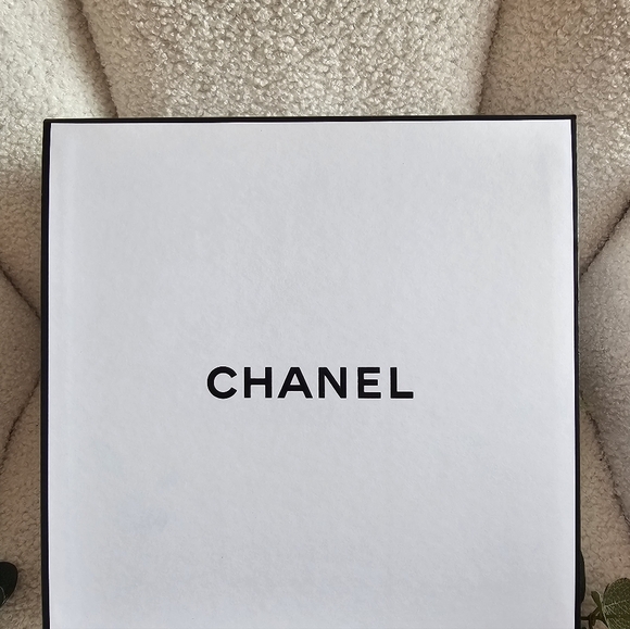 Chanel Box - Picture 4 of 8